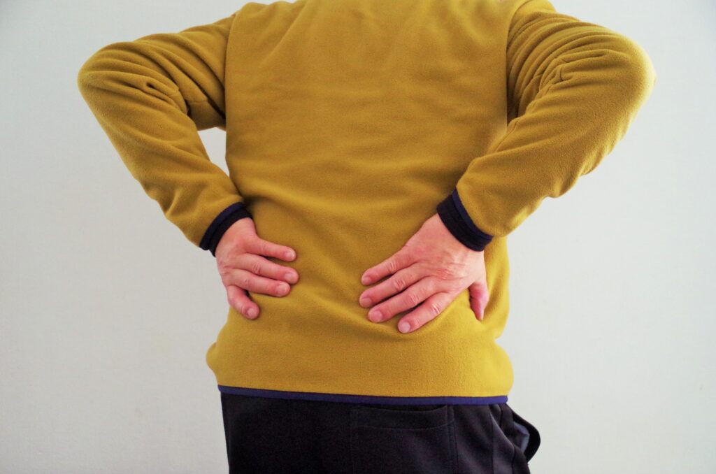 整形外科に通っても良くならない腰の痛み…その原因は“身体の歪み”かもしれません。